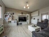 Prodej slunného bytu 3+1 s prosklenou lodžií, cena 3690000 CZK / objekt, nabízí 