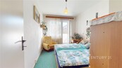 Prostorné rodinné bydlení v OstravěDubině: Byt 4+1 (79 m2) s lodžií | klidná lokalita | ideální pro rodinu |, cena 4490000 CZK / objekt, nabízí 