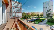 Pronájem chytře řešeného bytu 1+1 s vlastním balkonem, cena 8300 CZK / objekt / měsíc, nabízí 
