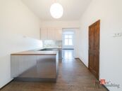 Pronájem světlého bytu s balkónem, 54 m | cihlový dům | 12 000 Kč/měs., cena 12000 CZK / objekt / měsíc, nabízí 