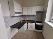 Pronájem bytu 1+1 po kompletní rekonstrukci na ul. El. Krásnohorské, cena 11000 CZK / objekt / měsíc, nabízí 