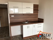 Pronájem, Byty 1+kk, 28m2, ul. Gen. Píky - Moravská Ostrava, cena 9200 CZK / objekt / měsíc, nabízí 