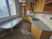 Pronájem bytu 3+1 se zasklenou lodžií , 68 m, OV, ul. Dělnická, Bruntál, cena 14900 CZK / objekt / měsíc, nabízí 