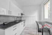 Pronájem rekonstruovaného bytu 1+1 s lodžií, 33m2 ul. Františka Hajdy, Hrabůvka, cena 10200 CZK / objekt / měsíc, nabízí 