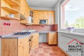 Pronájem zrekonstruovaného bytu 2+1 s lodžií, 52 m2, ul. Slunečná, Frýdek-Místek, cena 14450 CZK / objekt / měsíc, nabízí 