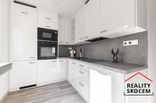 Pronájem moderního bytu 3+1 s lodžií 56 m2, Božkova-Karviná, cena 12000 CZK / objekt / měsíc, nabízí 