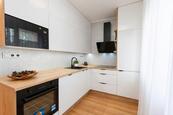 Pronájem velmi pěkného bytu 2+1 s balkonem ul. Francouzská , Ostrava, Poruba, cena 14000 CZK / objekt / měsíc, nabízí AVAPO-realitní kancelář s.r.o.