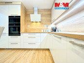 Prodej bytu 3+1, 70 m2, Ostrava, ul. Petruškova, cena cena v RK, nabízí 