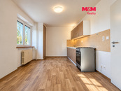 Pronájem bytu 2+1, 50 m2, Ostrava, ul. Dvouletky, cena 12800 CZK / objekt / měsíc, nabízí M&M reality holding a.s.