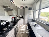Prodej bytu 2+1, 57,23 m2, Orlová- Lutyně, ul. Kapitána Jaroše, cena 2240000 CZK / objekt, nabízí 