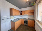 Prodej dr. bytu 2+1 s prostornou lodžií na ulici Majakovského v Karviné - Mizerov, cena 1950000 CZK / objekt, nabízí 